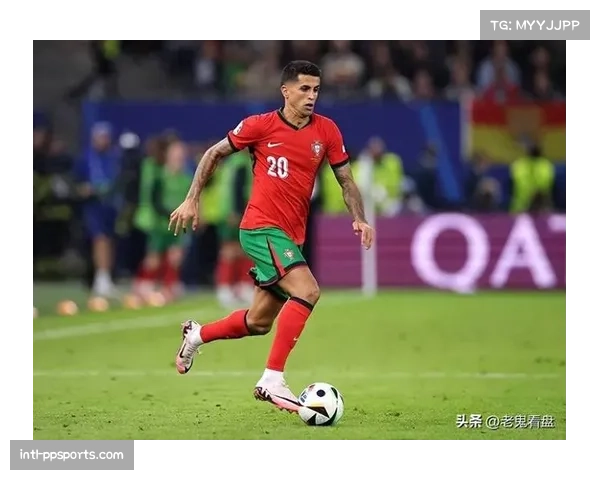 时隔一年，葡萄牙后卫坎塞洛重返巴萨大名单参与合练