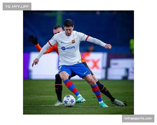 战报述评：莱万绝杀被吹引争议，巴萨1-1赫罗纳错失巩固亚军排名良机